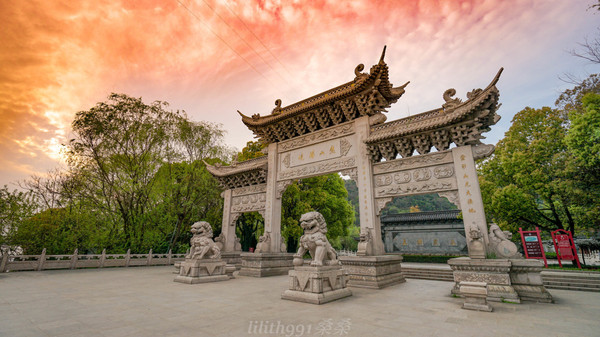 The Three Kingdoms, the Flood, and All of History: Two Nights and Three Days in Zhenjiang